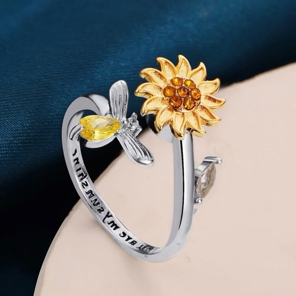 ❤️Sunflower Cuff Ring - Picture 5 of 7
